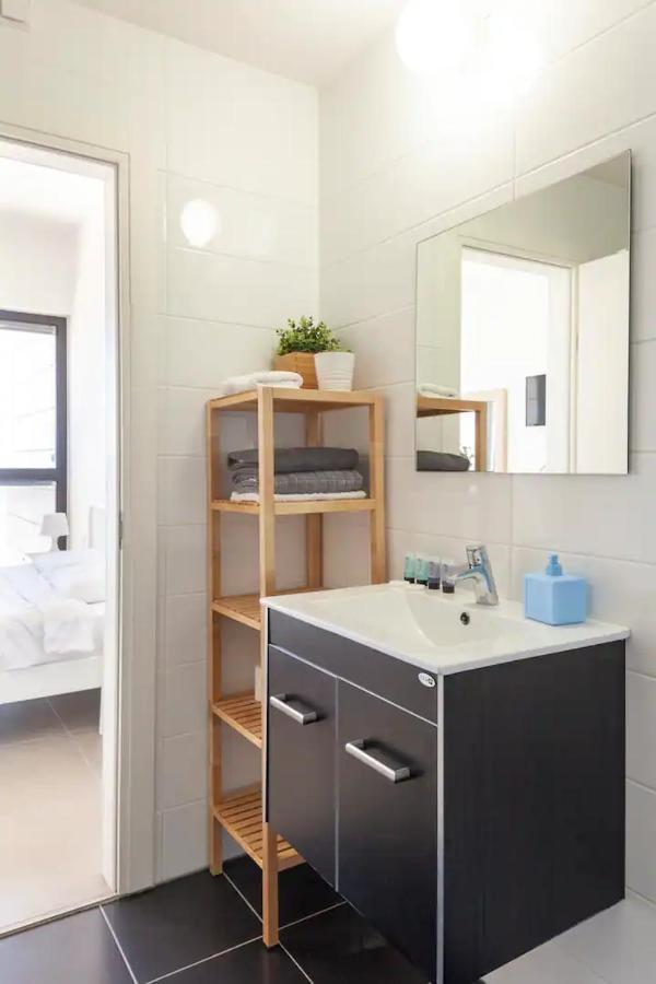 Oַ&O Group- Luxury Apt Tower Best Sea View Bat Yam Eksteriør bilde