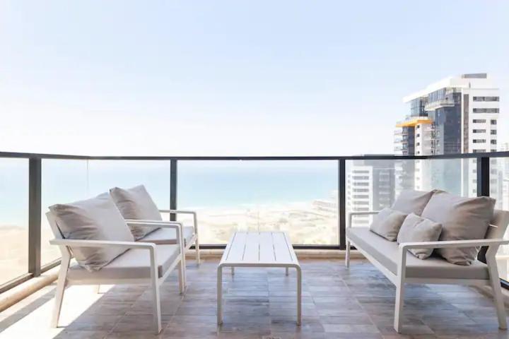 Oַ&O Group- Luxury Apt Tower Best Sea View Bat Yam Eksteriør bilde