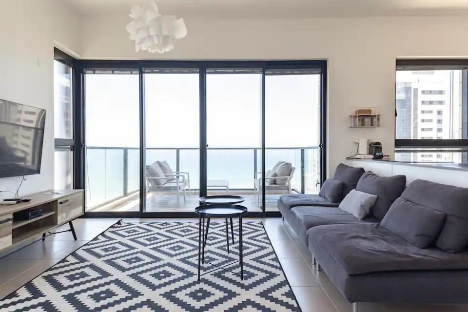 Oַ&O Group- Luxury Apt Tower Best Sea View Bat Yam Eksteriør bilde