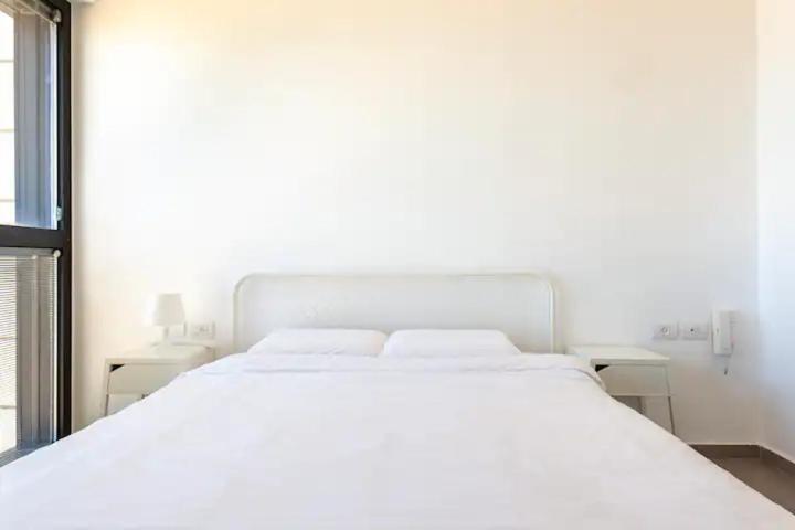 Oַ&O Group- Luxury Apt Tower Best Sea View Bat Yam Eksteriør bilde