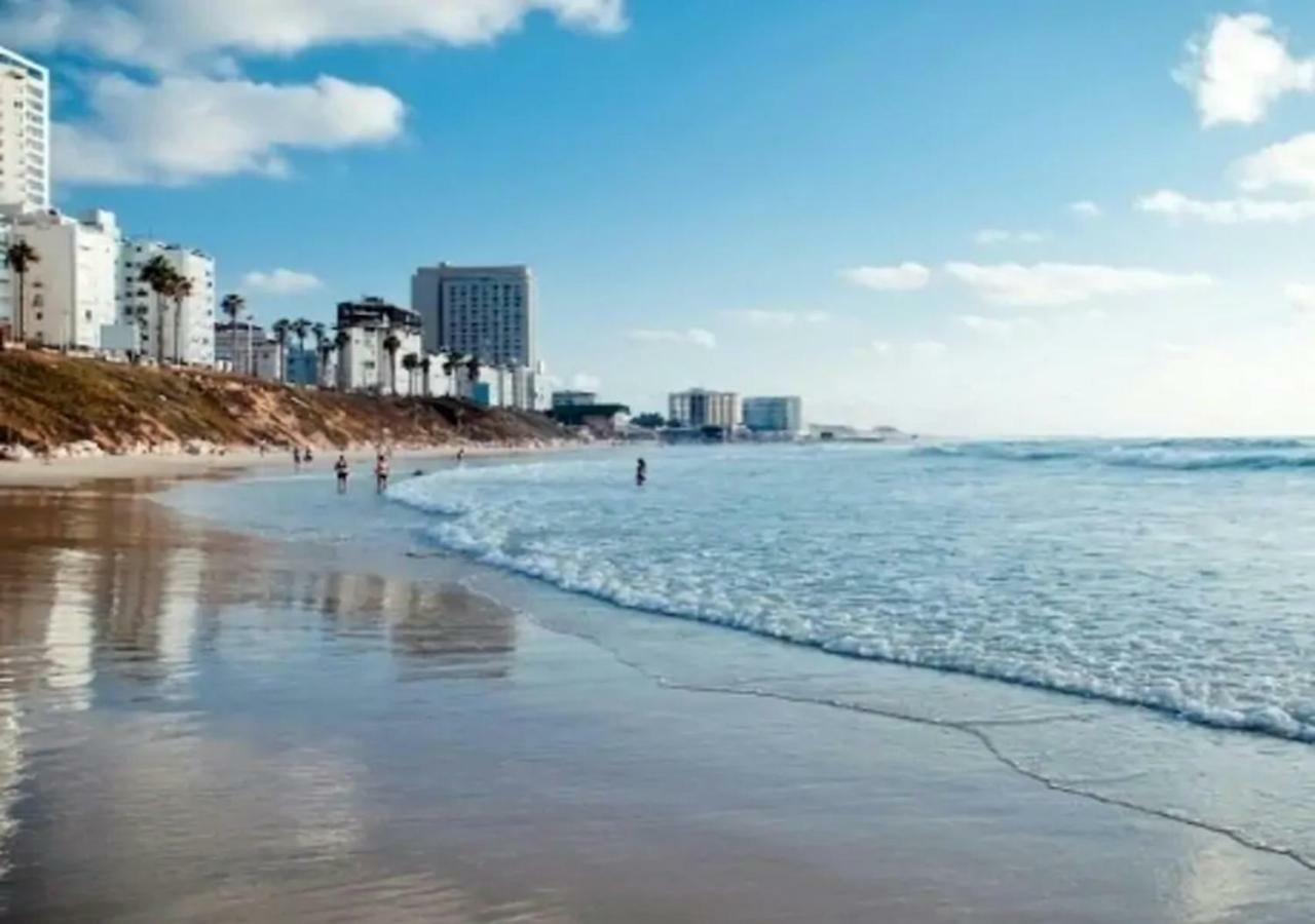 Oַ&O Group- Luxury Apt Tower Best Sea View Bat Yam Eksteriør bilde